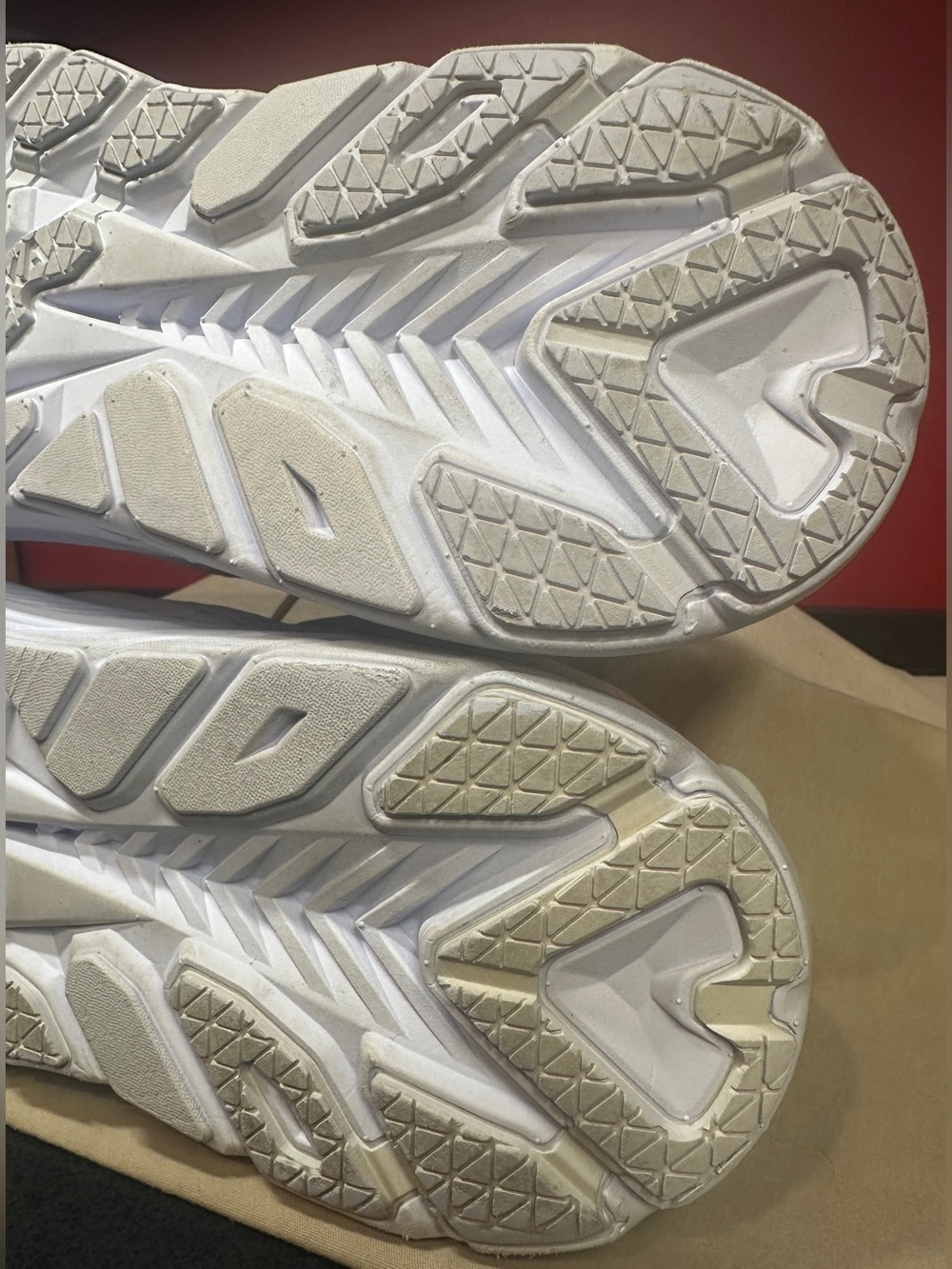 Hoka One One Clifton 8 Running Shoes White with Silver/Gray Accents Men’s Sz 8D - Picture 10 of 11